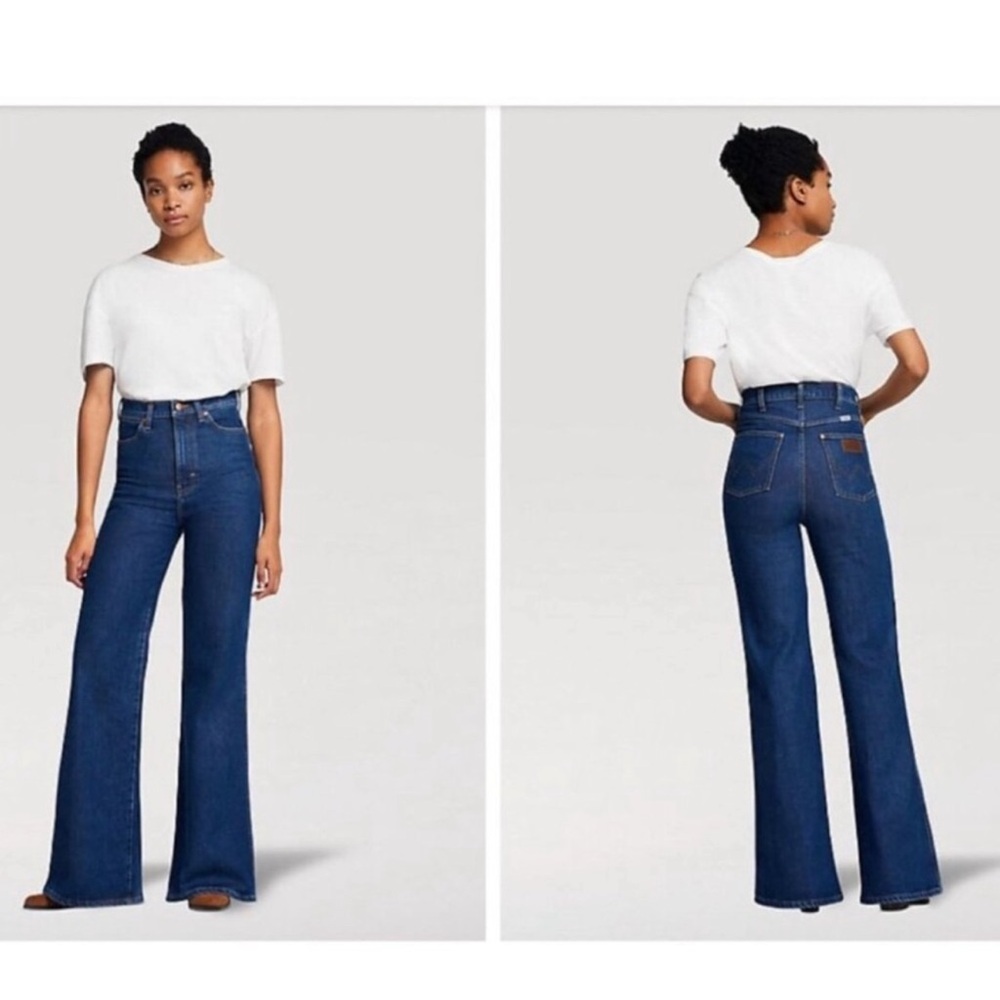 NWT Wrangler Women's Flare Jeans in Dark Blue